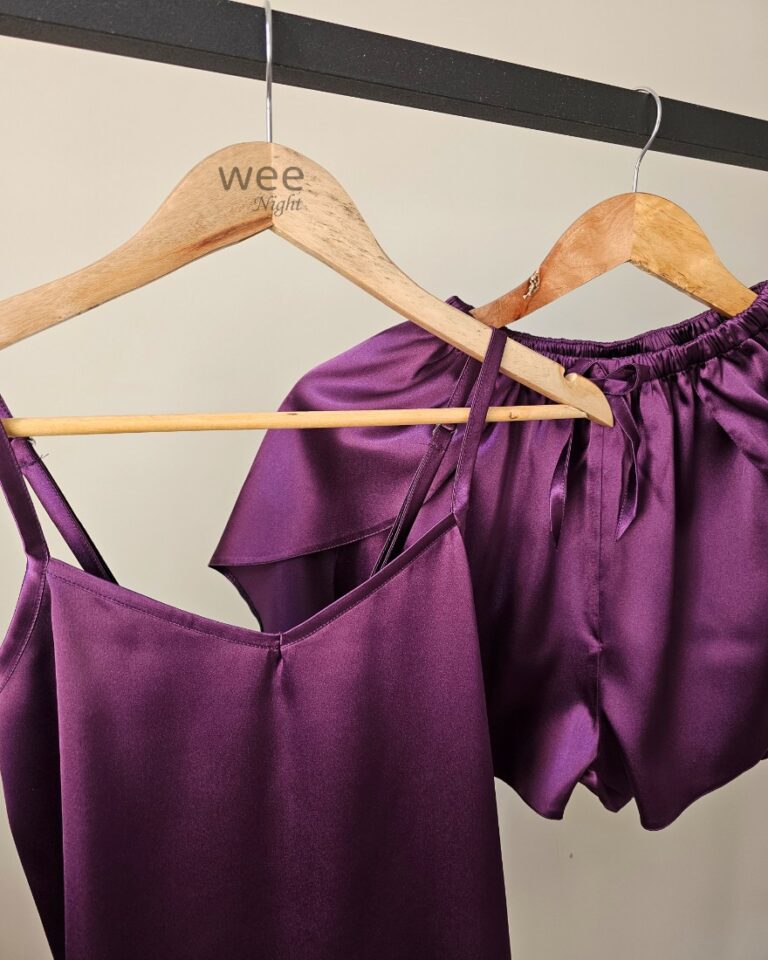 نمای نزدیک تاپ و شلوارک کلاسیک