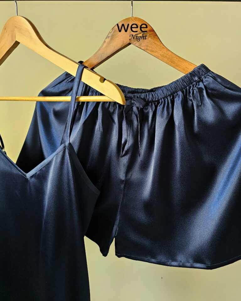 دیتیل تاپ و شلوارک کلاسیک سرمه‌ای