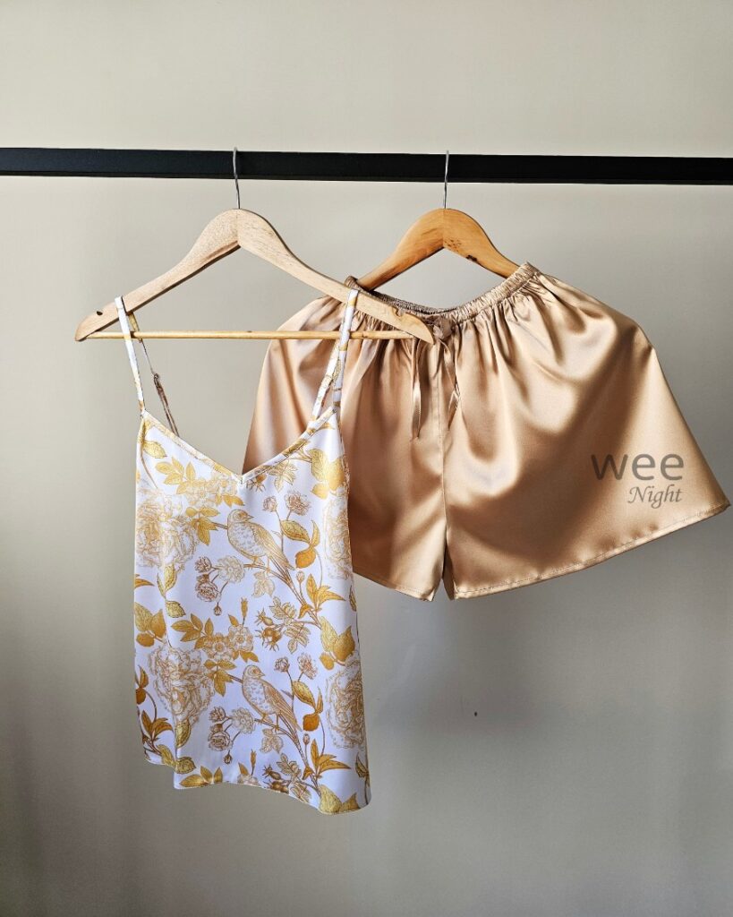 تاپ و شلوارک طلا